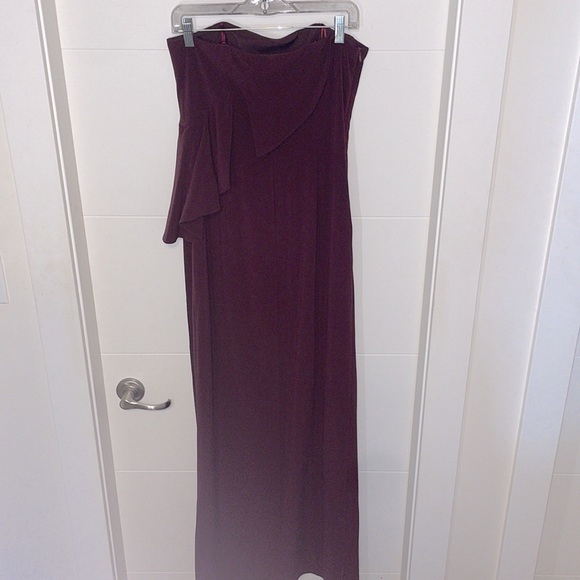 Size 8 HALSTON evening gown - Picture 13 of 13